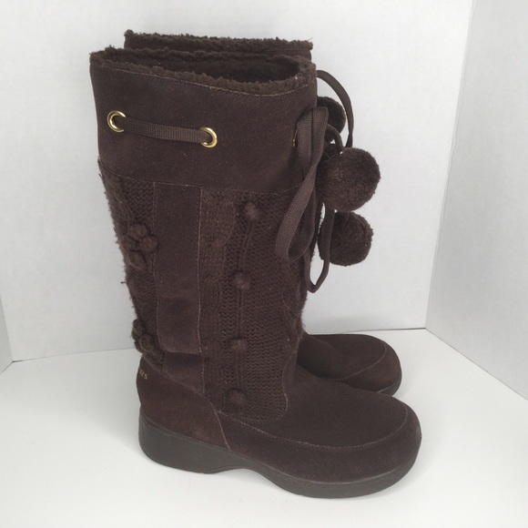 Sketchers suede and knit winter boots.